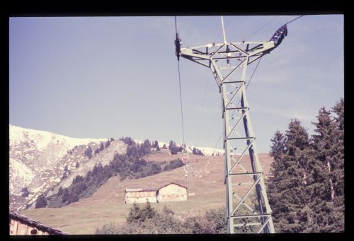 Fahrt auf der Sesselbahn Cungieri im Herbst 1984 (eigenes Dia)
