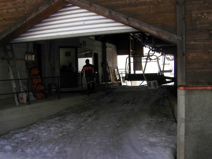 April 2006
