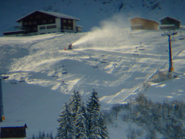 Mit dem Feldstecher aus Rueras: 11. Dezember 2006

