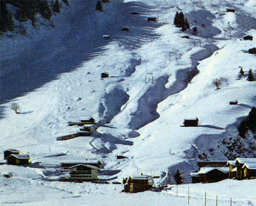 Postkarte Dieni, ca. Ende 1960er-Jahre (Archiv [url=http://skilift-nostalgie.ch]Jakob Schuler[/url])
