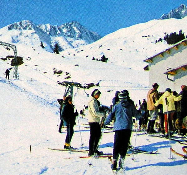 Detailaufnahme der Talstation, vermutlich Ende 1960er / Anfang 1970er-Jahre (Postkarte)
