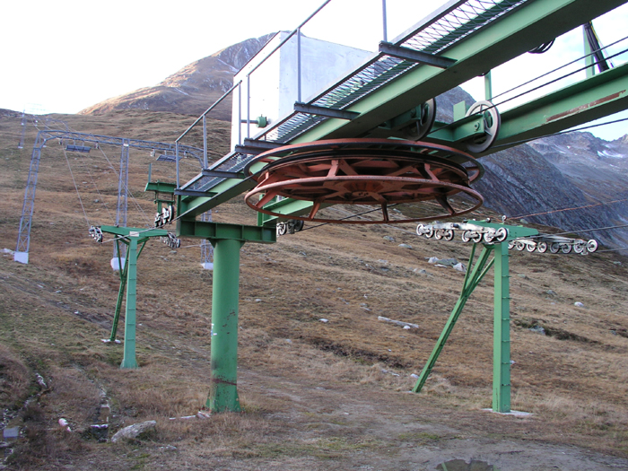 November 2005
