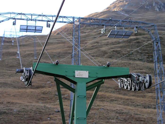 November 2005

