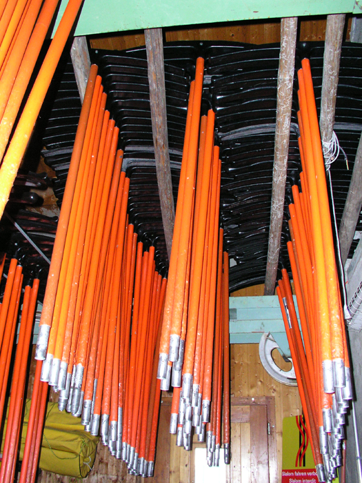 November 2005
