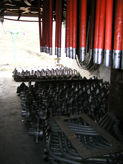 November 2005
