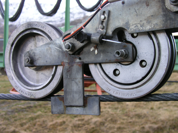November 2005
