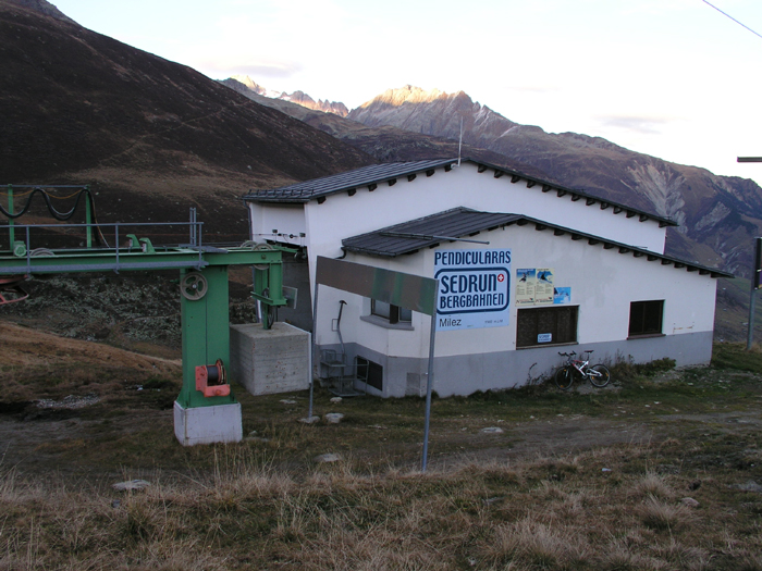 November 2005
