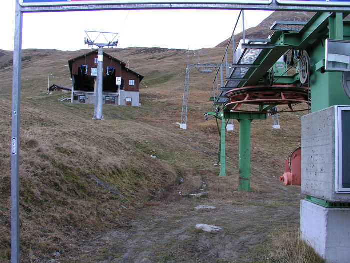 November 2005

