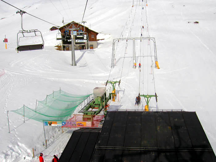 April 2006
