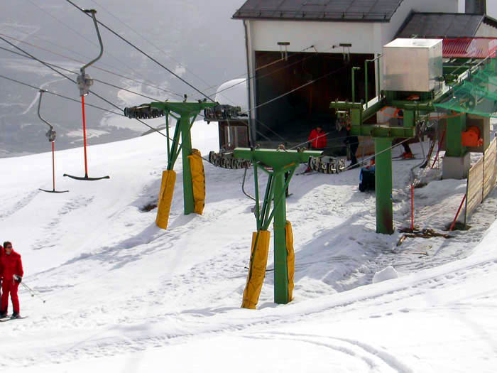 April 2006
