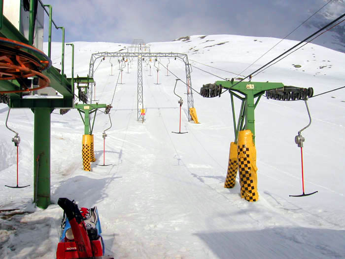 April 2006
