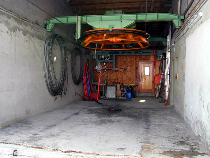 April 2006
