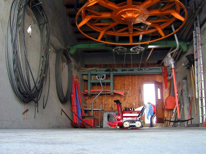 April 2006
