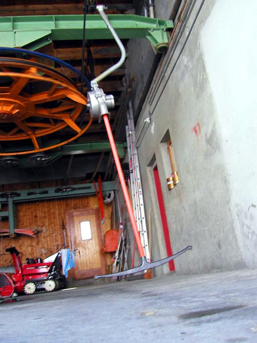 April 2006
