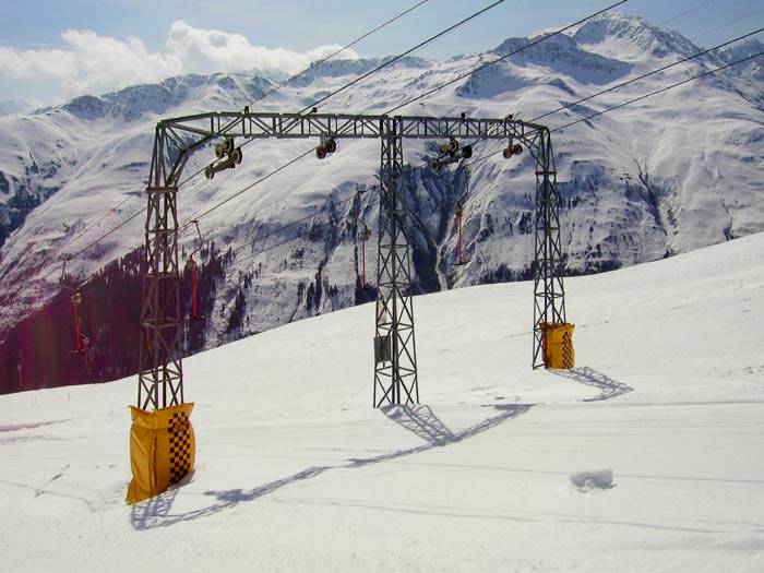 April 2006
