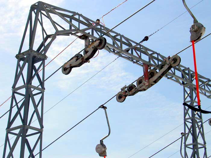 April 2006
