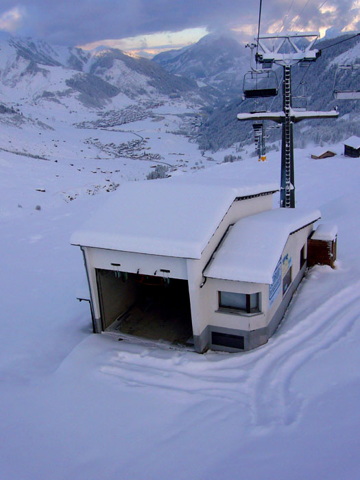 10 Dezember 2006: Ungewohnter Anblick von der Sesselbahn Dieni-Milez
