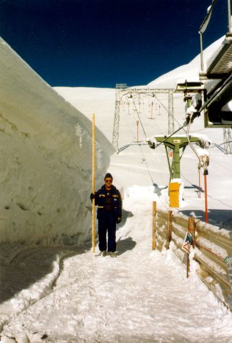 April 1987
