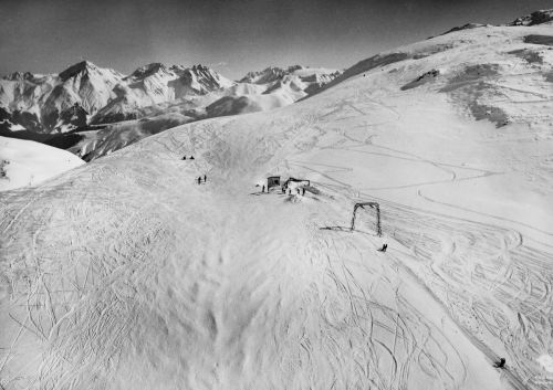 Oberalppass, 1960er-Jahre - [url=http://www.jacomet.ch/themen/skilift/album/thumbnails.php?album=153]mehr dazu hier[/url]
