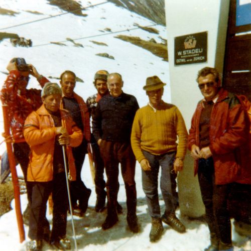 Skilift-Leute in Milez, 1970er-Jahre: Giusep Loretz, Placi Monn, Pieder Deflorin, Urs Berther, Ignaz "Nazi Fravi" Caduff, Paul Loretz, Alexander Cavegn
