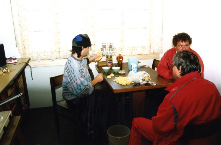 19880303-valval-01.jpg