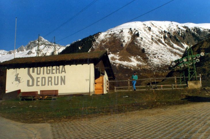 19900331-div_01.jpg