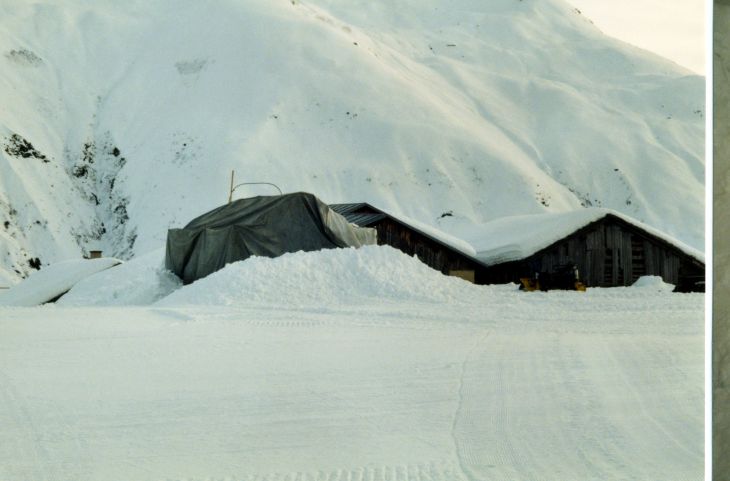 20001212-milez-01_03.jpg
