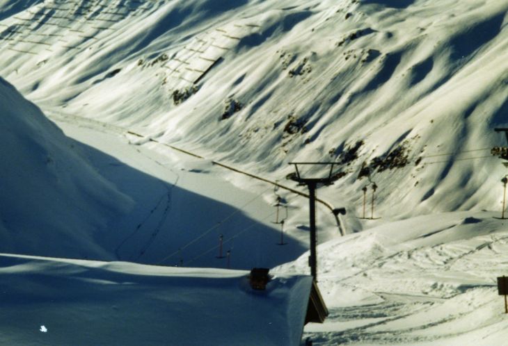 20010110-div_01.jpg
