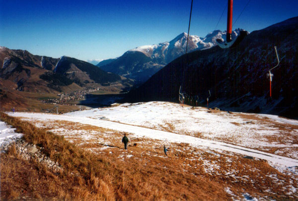 Kein Schnee: 18. Dezember 1994 - Spazieren auf Planatsch... damals gabs noch keine Schneekanonen
