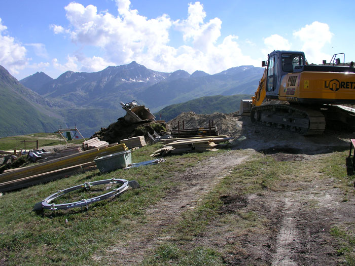 Bei der zukünftigen Bergstation, Juli 2006
