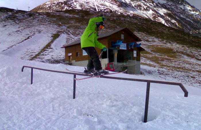 11. November 2006: Sie können den Winter kaum erwarten - Action in Milez (Tizian Monn)
