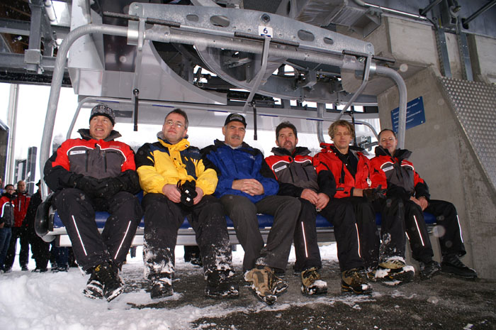Von links nach rechts: VR-Präsident Peter Furger, Gemeindepräsident Pancrazi Berther, Beat Musfeld (Garaventa), Sepp Hendry (tech. Leiter Bergbahnen), Andreas Gudenrath (Ingenieur), Bergbahnleiter Silvio Schmid
