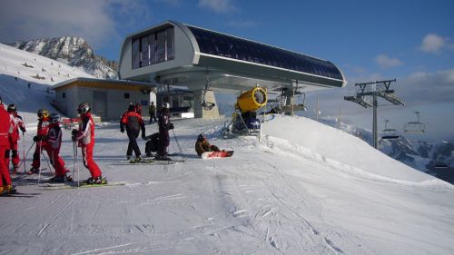 Später bei der Bergstation - sie liegt etwa 20m oberhalb jener der [url=http://www.jacomet.ch/themen/skilift/album/thumbnails.php?album=24]früheren Skilifte[/url]
