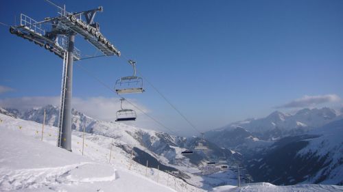 16. Dezember 2006 - [url=http://www.jacomet.ch/themen/skilift/album/thumbnails.php?album=28&page=2]im Herbst sah es hier noch ganz anders aus[/url]...
