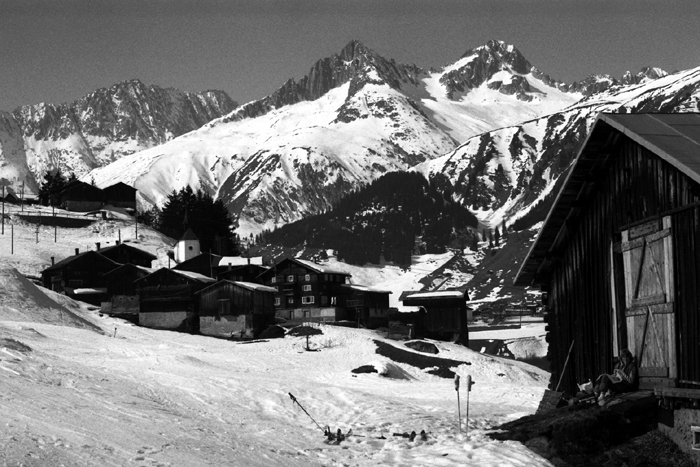 Surrein, Frühling 1976 (Foto: Hans Jacomet)
