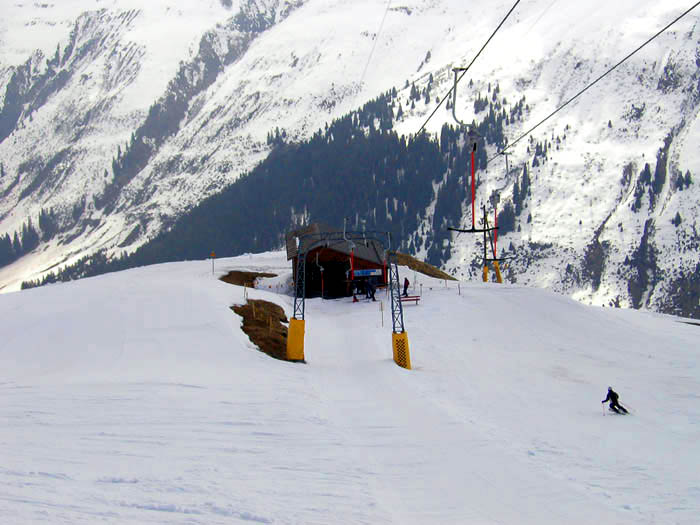 April 2006

