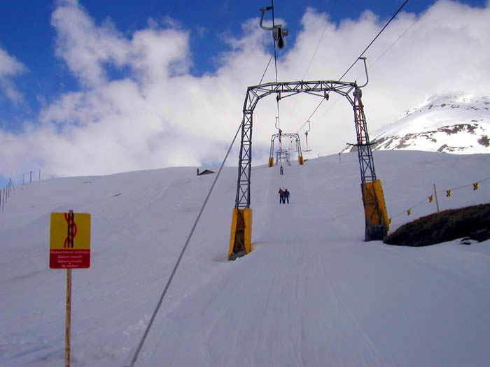 April 2006
