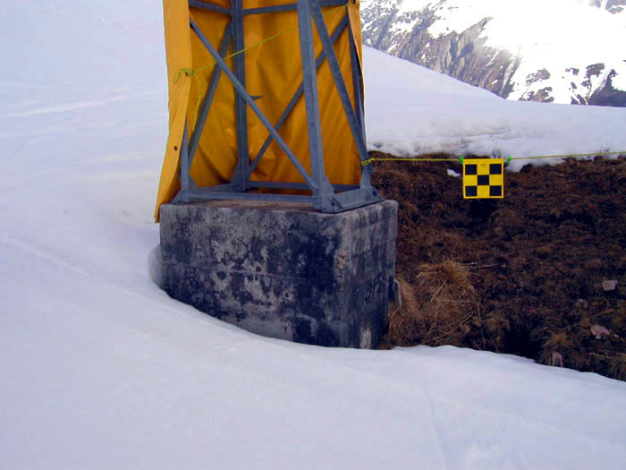 April 2006

