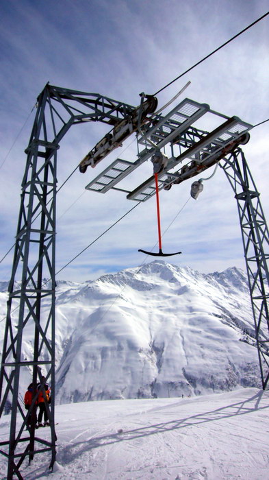 März 2008
