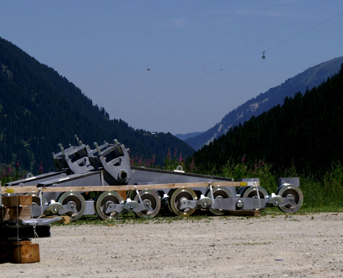 Juli 2006, mit Material für den neuen Sessellift Mulinatsch

