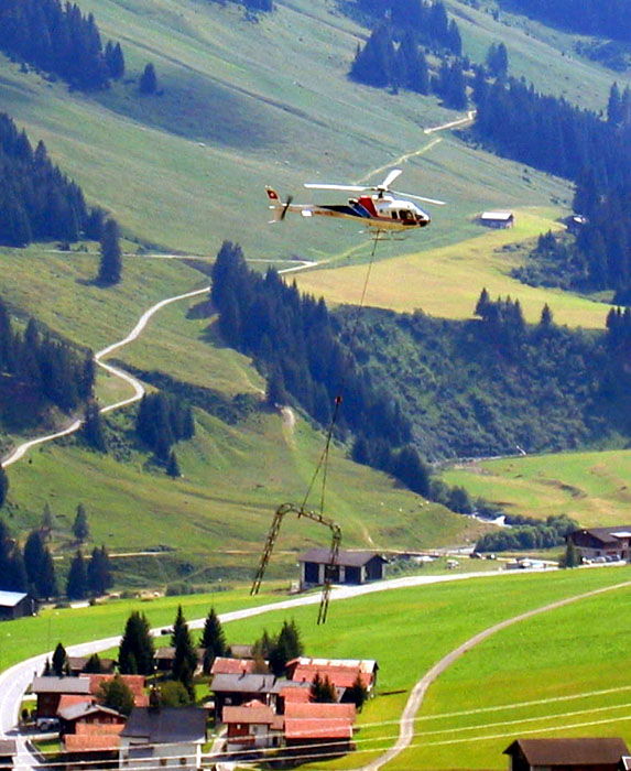 Demontage Skilift Drun, 12. Juli 2006 - Foto: Bergbahnen Sedrun
