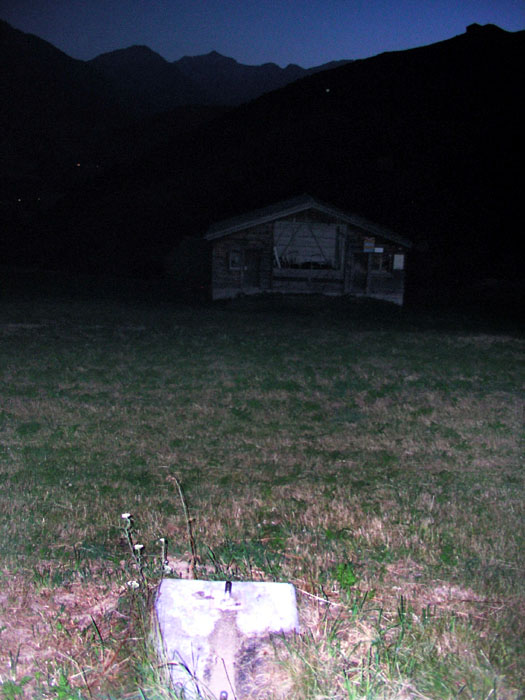 Alter Mastensockel, Talstation, Badusgruppe
