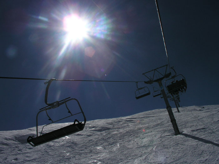 April 2003 - [url=http://www.jacomet.ch/themen/skilift/album/displayimage.php?pos=-4972]Ein WMV-Video u.a. mit Fahrten auf den beiden Sesselbahnen aus dem April 1989 ist hier abrufbar[/url], weitere Videos [url=http://www.jacomet.ch/themen/skilift/album/thumbnails.php?album=70]hier[/url]
