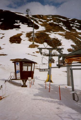 5. März 1998: Schneemangel (Archiv Gion Bearth)

