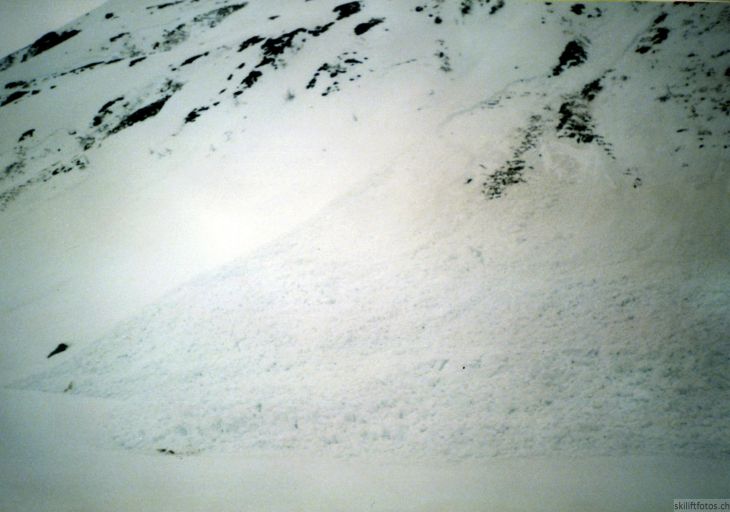 April 2001
