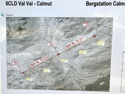 Pläne der neuen kuppelbaren Sesselbahnen, die im Sommer 2025 gebaut werden (Foto vom Januar 2025)
