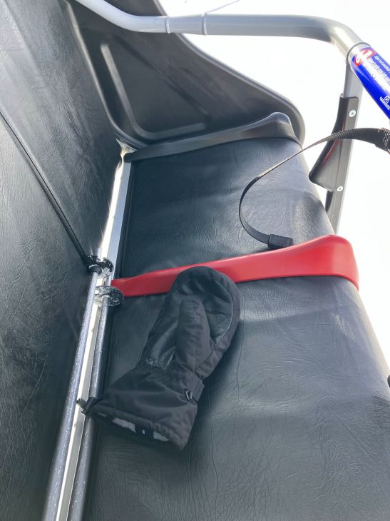 ... so müsste das eigentlich sein: hinten zu, nichts kann runterfallen
