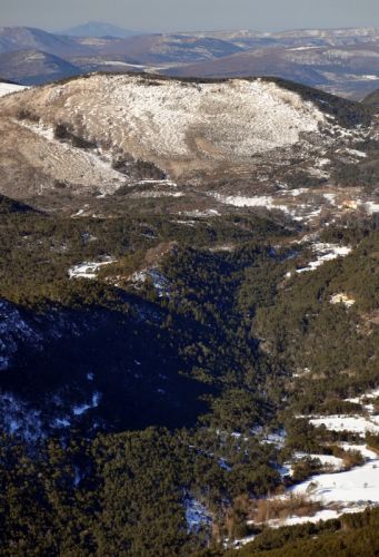 Sicht nach Westen, ganz hinten vermutlich die Cime de Barbin bei den Gorges du Verdon
