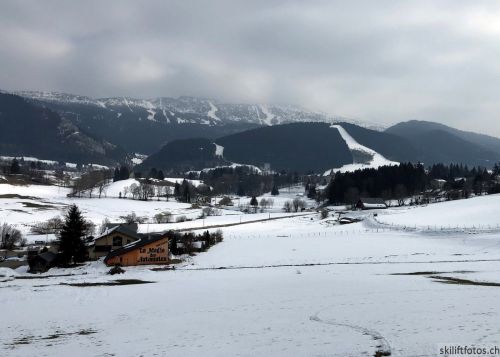 Blick in das Skigebiet von Lans

