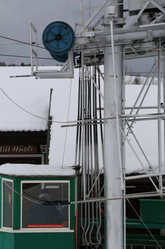 Skilift Ibach, Schwarzwald, 2014 - mehr zur Anlage [url=http://www.ibach-schwarzwald.de/wDeutsch/vereine/skiclub/galerien/galerien/Am_Skilift_in_Ibach/index.php]hier[/url] 
